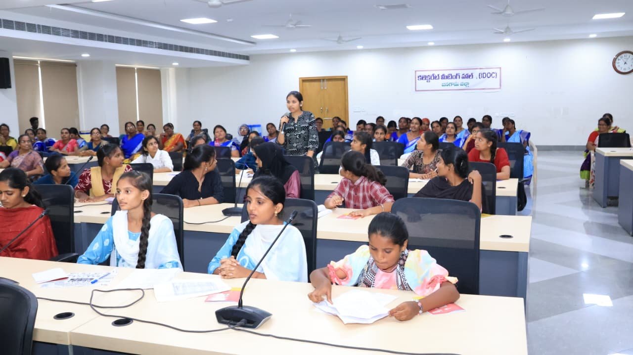 ప్రజాస్వామ్య స్ఫూర్తిని చాటిన స్నేహ కార్యక్రమం (మాక్ పార్లమెంట్)  జిల్లా కలెక్టర్ సందీప్ కుమార్ ఝా